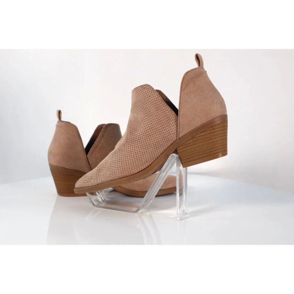 UNIVERSAL THREAD by Perforated Ankle Booties with Stacked Heel Size 6.5‎